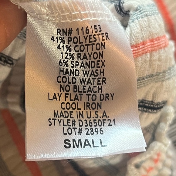 Forever 21 Women’s Multicolor Striped Lettuce Edge Crinkle Top Size Small - Picture 5 of 6